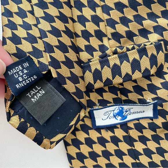 Tom James Men’s Tall Silk Tie - Picture 3 of 4